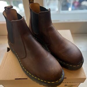 Men's Doc Martens size 12 Chelsea style boots in EUC with box!